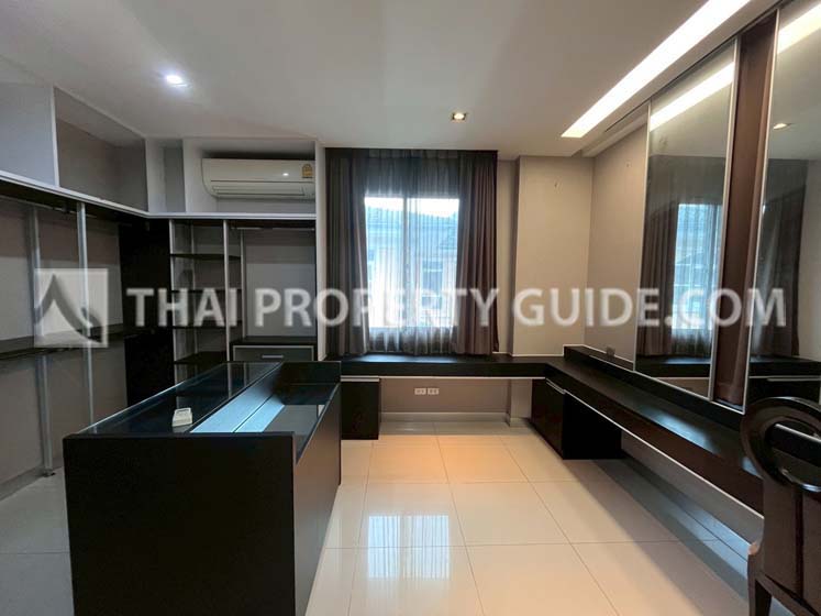 House with Shared Pool in Sukhumvit 